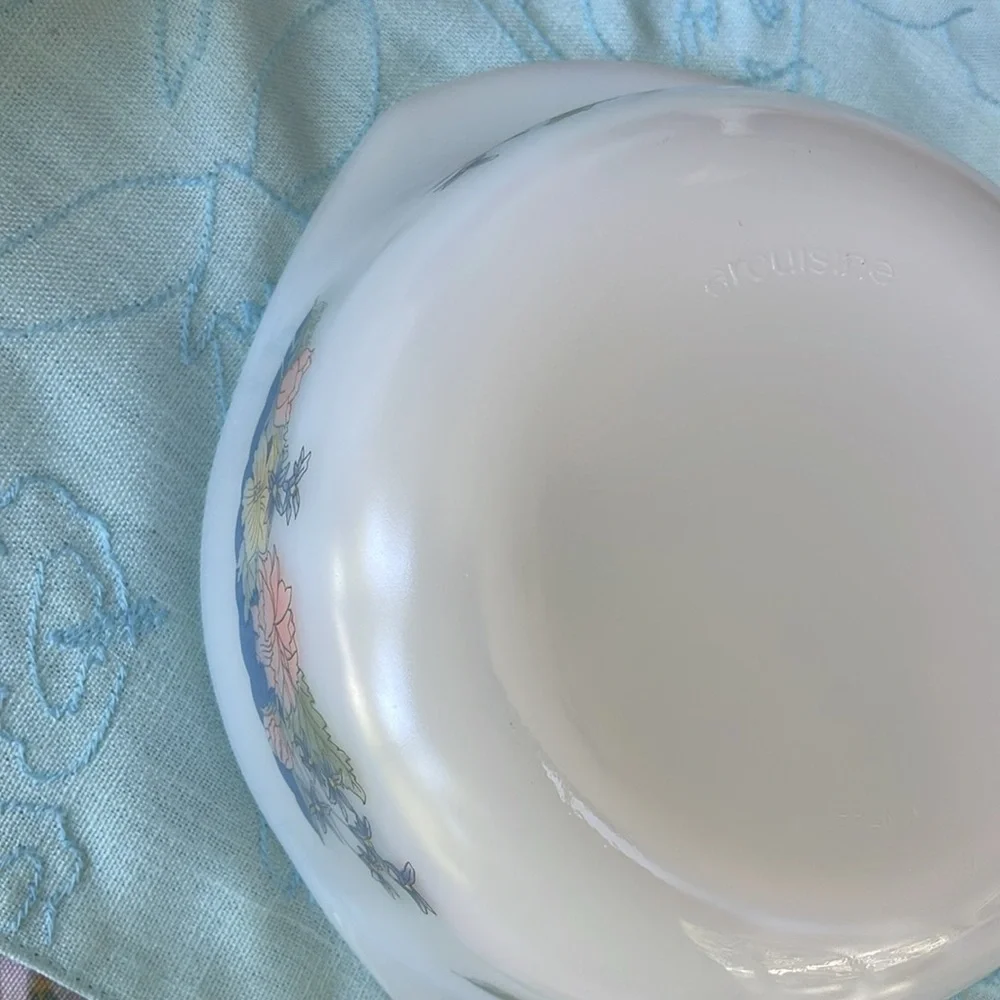 Vintage Arcuisine France milk glass dish with lid